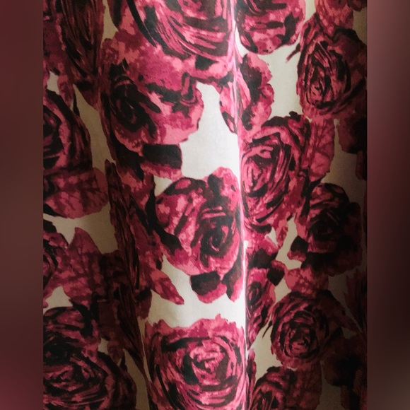 Kristin Davis Flower Blow Shirt - Picture 4 of 10